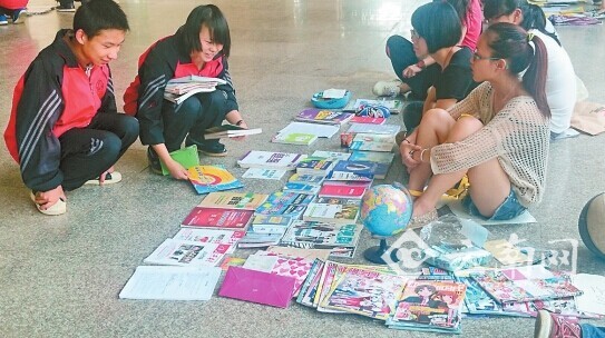 [毕业季]昆明高三学生卖笔记 越是学霸越抢手