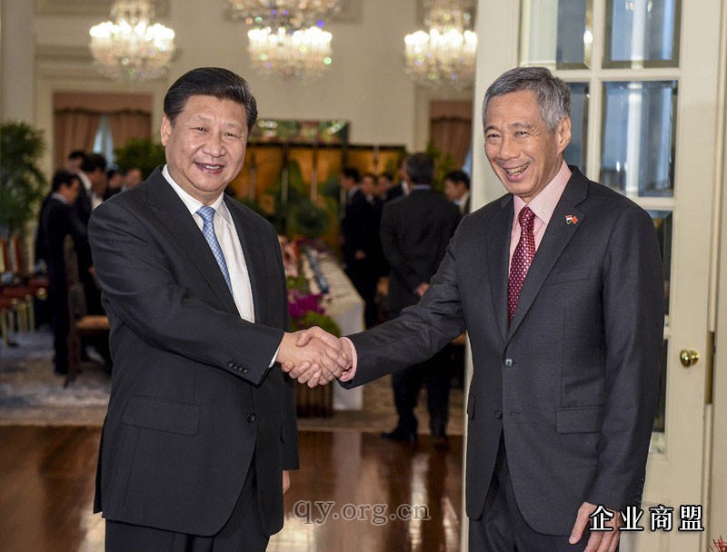 习近平会见新加坡总理李显龙(图)